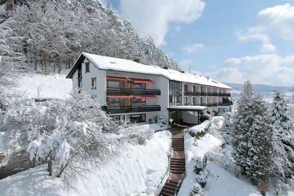 G�stehaus im Winter