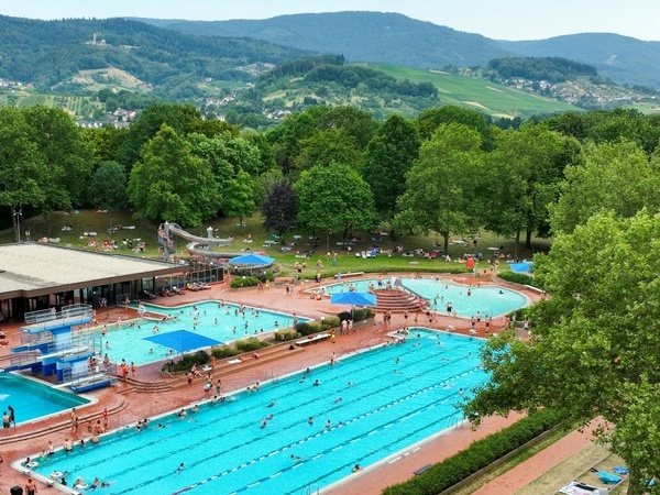 Schwarzwaldbad Bhl Bildnachweis: Mit freundlicher Genehmigung der Bhler Sportsttten GmbH / Fotograf: Michael Frank