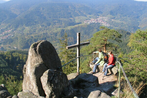 Blick vom Latschigfelsen ins Murgtal Copyright: (Zweckverband Im Tal der Murg)